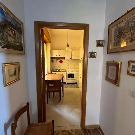 Pm 7 Via Bendetto Croce Lägenhet